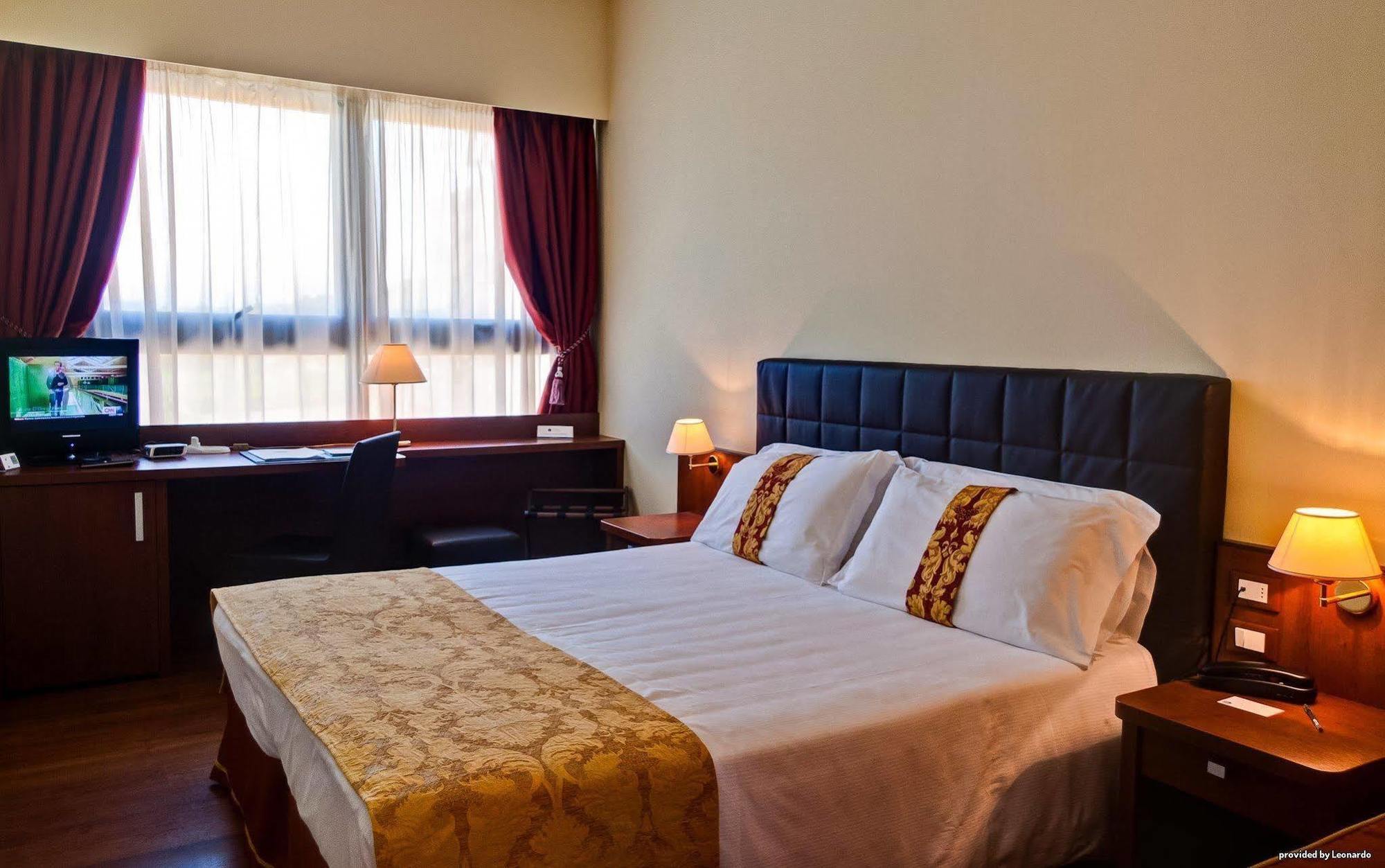 Galileo Palace Hotel Arezzo Zimmer foto