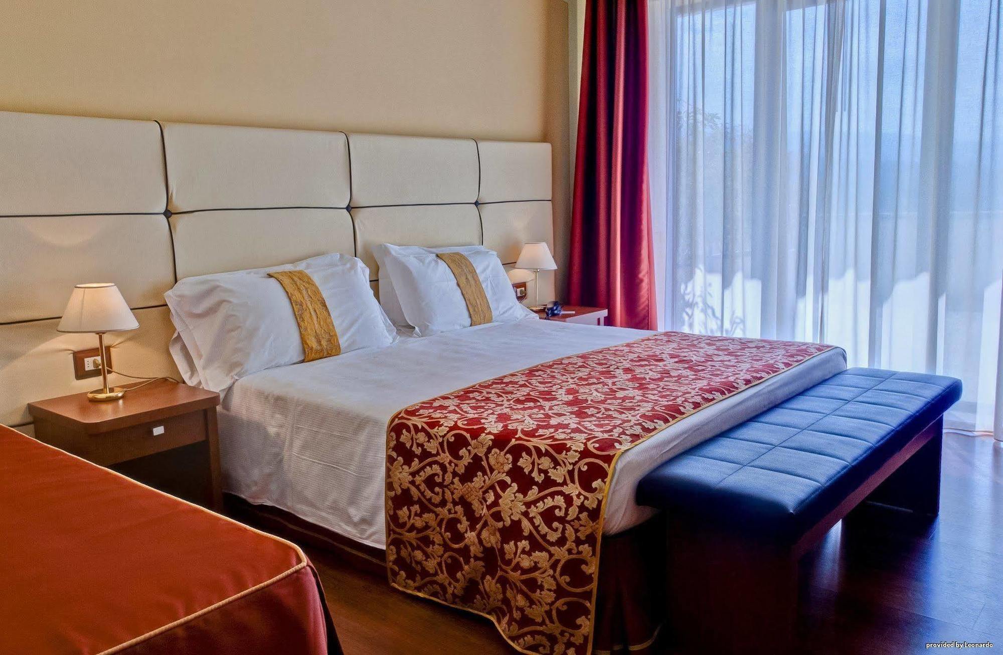 Galileo Palace Hotel Arezzo Zimmer foto